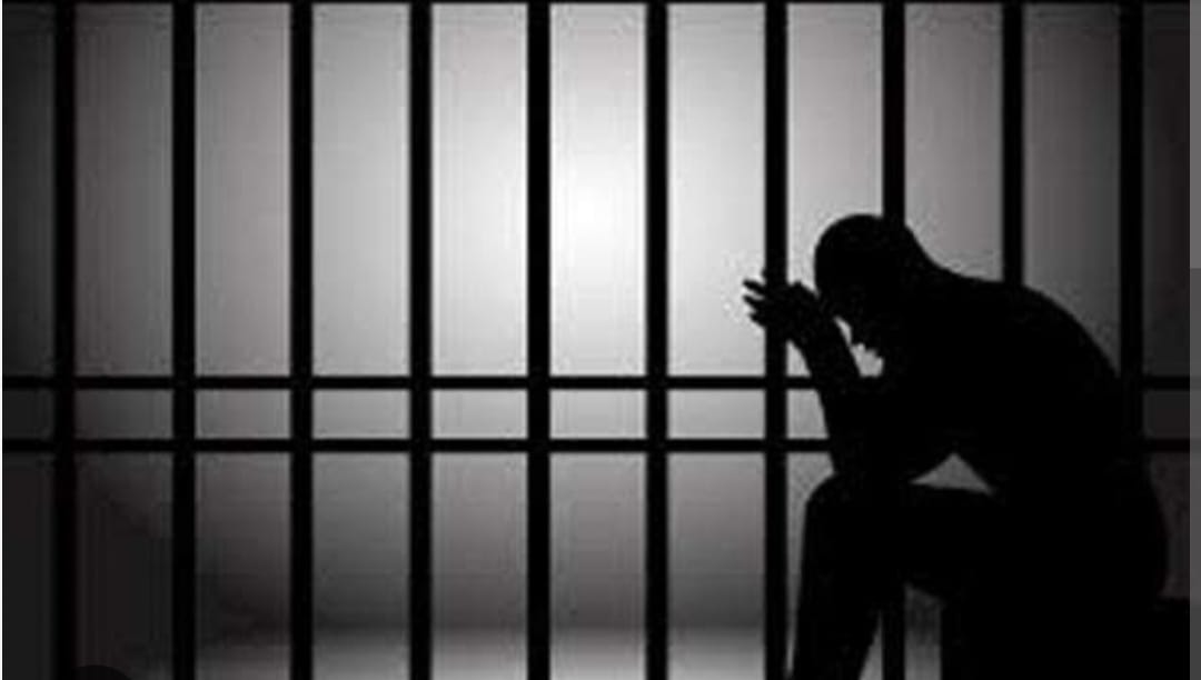 बलात्कार के मुकदमे मे कोर्ट ने आरोपी को 12 साल की सजा और 22 हजार रूपये का जुर्माना
